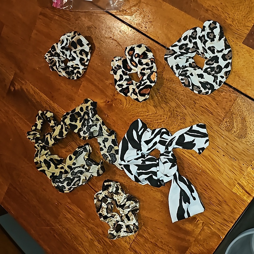 Animal Print Hair Scrunchie LOT!! All nwots!! (6)